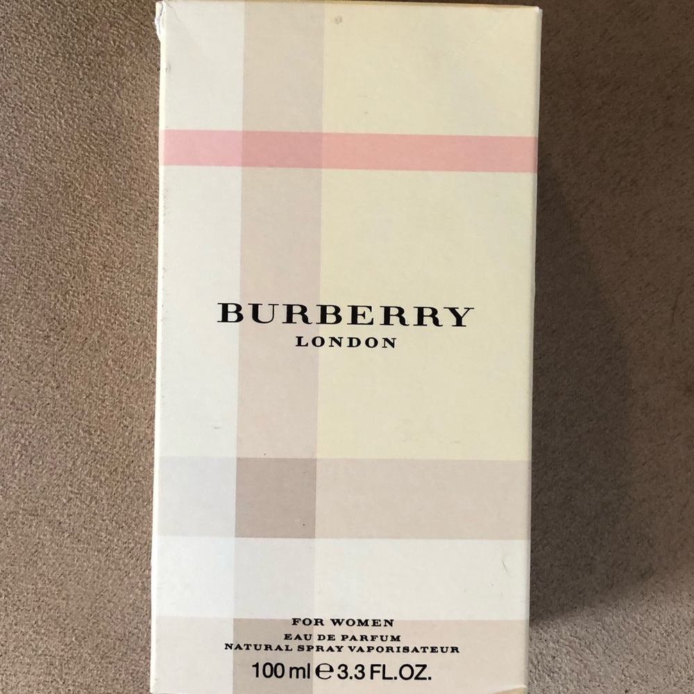 Woman Burberry perfume